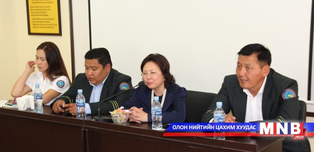УИХ-ын гишүүн С.Одонтуяа зам талбайн үйлчлэгчидтэй уулзалт хийлээ