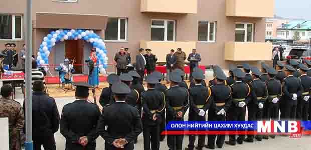 160 айлын орон сууцыг хүлээлгэн өглөө