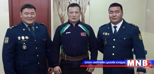 Өнөөдөр хилчдийн баярт зориулсан барилдаантай