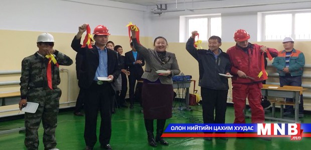 Баянхонгор аймагт багш, ажилчдын орон сууц ашиглалтад орлоо