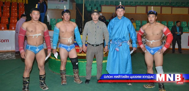 Нийтийн монгол бөхийн барилдаанд Б.Ганболд түрүүллээ
