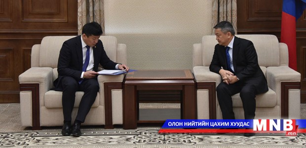 УИХ-ын гишүүн, ЗГХЭГ-ын дарга С.Баярцогт хуулийн төслүүд өргөн барилаа