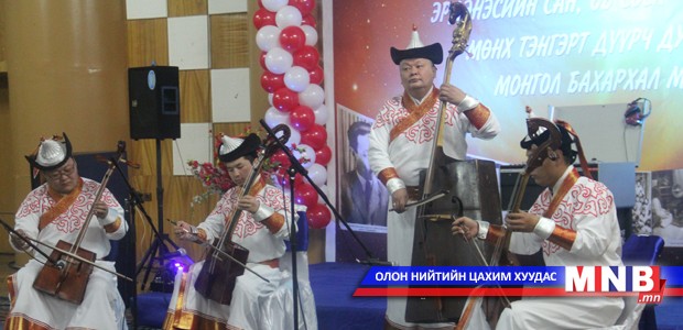 “Алтан сан” радио алтан дурсамжуудыг сөхөж байна