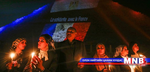 Хуфу пирамидийн хананд Франц, Ливан, ОХУ-ын далбаа "гэрэлтэв"