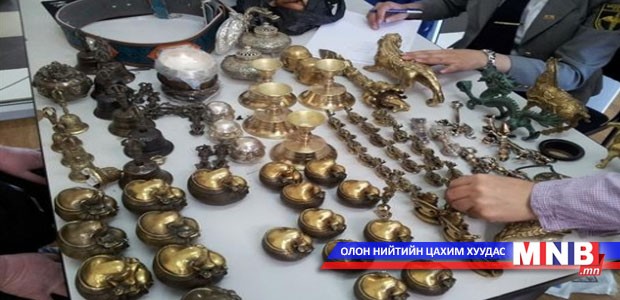 Хилээр хуучны судар гаргахыг завджээ