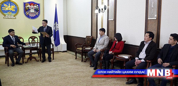 Дахин төлөвлөн барилгажуулах хоёр компанид батламж гардууллаа