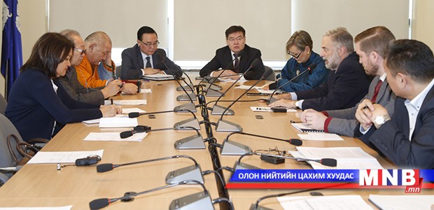 Жэймс Фишкин: Зөвлөлдөх санал асуулга нь төрийн бодлого, олон нийтийн хоорондох зайг нөхөж өгнө