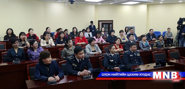 "School police" төслийг амжилттай хэрэгжүүлсэн сургууль, эцэг эхчүүдийг урамшууллаа