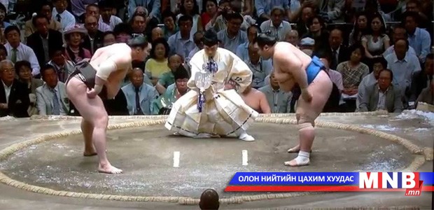 Башёг тэргүүлэгчид хоорондоо барилдана