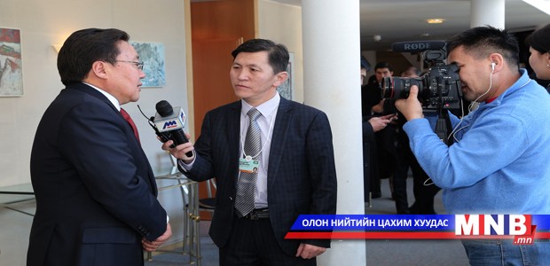 Ирэх сонгуульд оноо авах гэсэн хүмүүс л ийм зүйл хийгээд байна