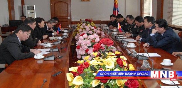300 гаруй албан хаагч өргөдөл өгсөн ч тэтгэвэрт нь гаргаж чадахгүй байна