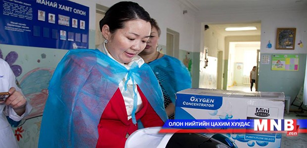 Нэгдсэн эмнэлгийн хүүхдийн тасагт хүчилтөрөгчийн аппарат бэлэглэлээ