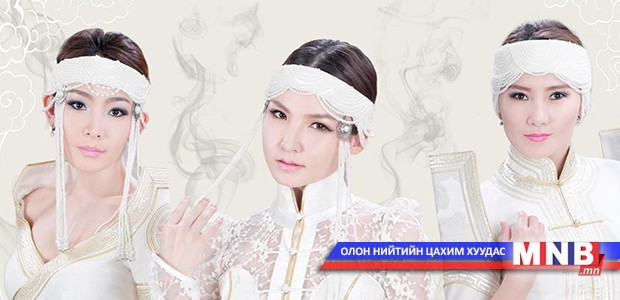 “Анхны хайрын дуу”-г англиар дуулжээ
