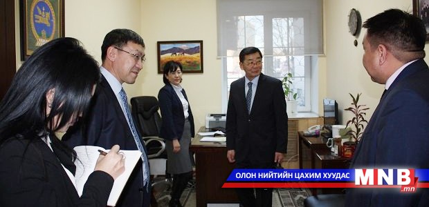 Шүүхийн ерөнхий зөвлөлийн дарга Баянхонгор аймгийн иргэдтэй уулзлаа