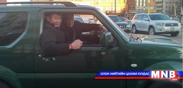 Б.Бат-Эрдэнэ аваргын селфи үргэлжилсээр
