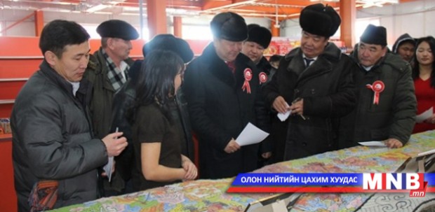 Зуун метр урт эсгий ширмэл урлаж, "Гиннесийн ном"-д бүртгүүлнэ