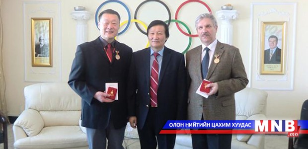 Д.Загдсүрэн төлөөлөгчдийг “Алтан медаль”-иар шагнав