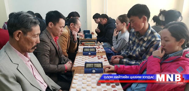 Өндөр зэрэглэлтэй даамчдыг Д.Эрдэнэбилэг тэргүүлэв