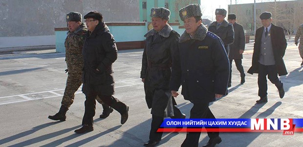 Хууль зүйн сайд баруун аймгуудад ажиллаж, хилчдээ эргэлээ