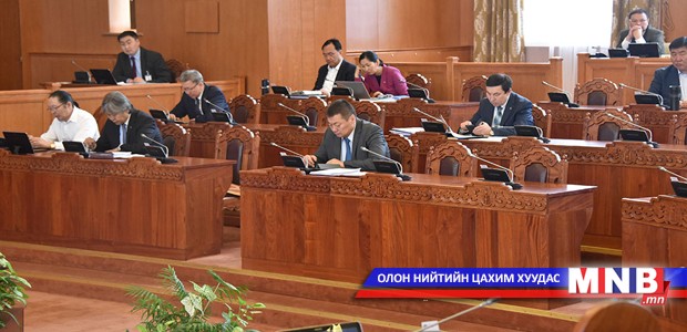 Үдээс өмнөх хуралдаан өндөрлөв