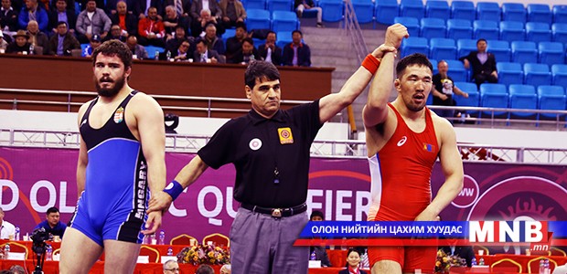 Д.Хүдэрбулга олимпийн эрхийн төлөө Узбекистаны тамирчинтай барилдана