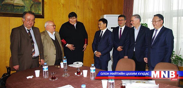 “Ил хаант улсын везирийн тогтолцоо” сэдвээр докторын зэрэг хамгаалжээ
