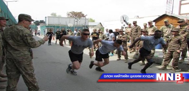 Монгол цэргүүд манлайллаа