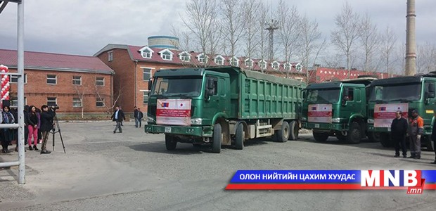 Тариаланчдад нийлмэл бордоог хүлээлгэн өглөө