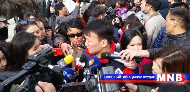 Н.Түвшинбаяр: Ерөнхийлөгч маань ийм байдалтай байхад унтаж чадахгүй шүү дээ