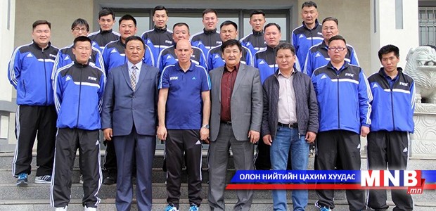 Залуу дасгалжуулагчийн сургалт өнөөдөр өндөрлөлөө