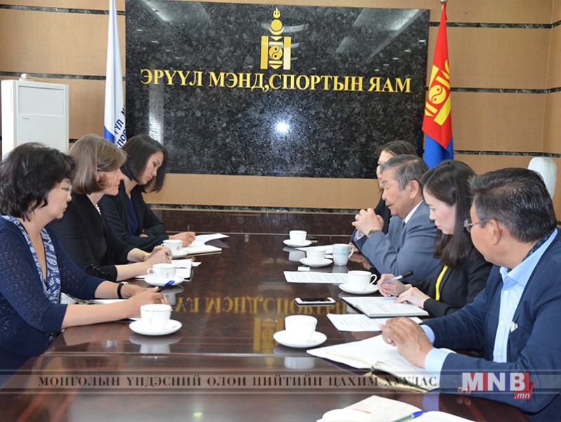 Азийн хөгжлийн банкны суурин төлөөлөгч Ёланда Фернандез Ломмэнтэй уулзав