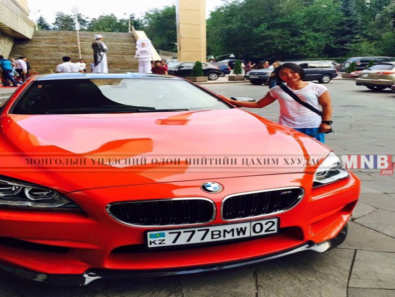Г.Отгонцэцэг “BMW” загварын машин бэлгэнд авчээ