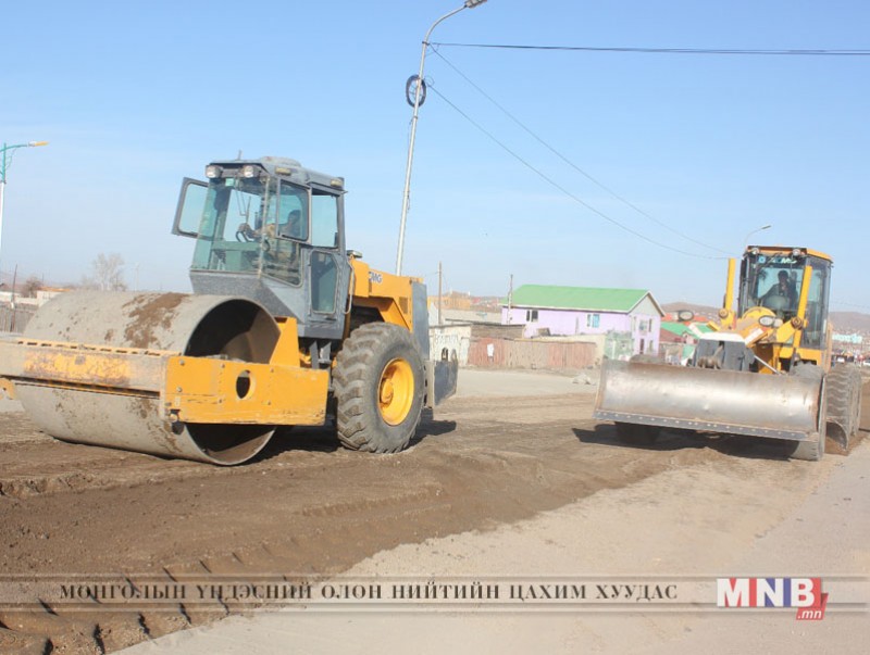 Төв цэнгэлдэх хүрээлэнгээс Хараа голыг гүүр хүртэлх авто замын шинэчлэлийн ажил эхэллээ