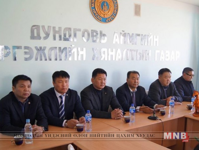 Шадар сайд У.Хүрэлсүх нарын албаны хүмүүс говийн аймагт ажиллаж байна