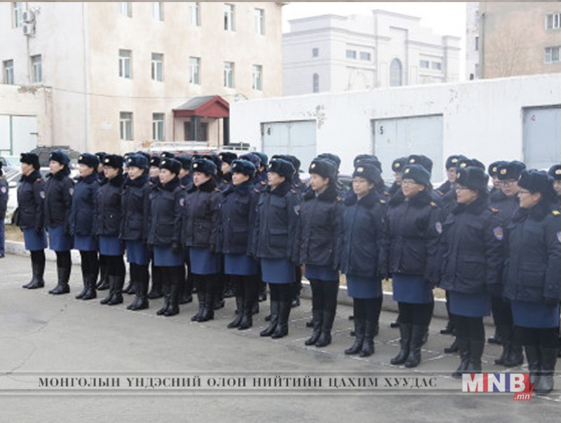 Хүйтний улирлын хувцсанд шилжинэ