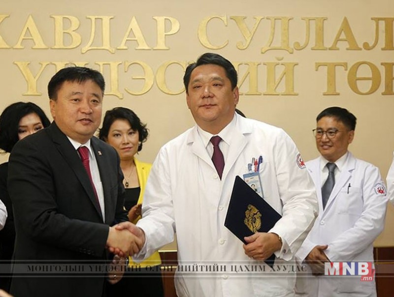 Элэг шилжүүлэн суулгахад шаардлагатай тоног төхөөрөмж авах санхүүжилтийг шийдвэрлэлээ