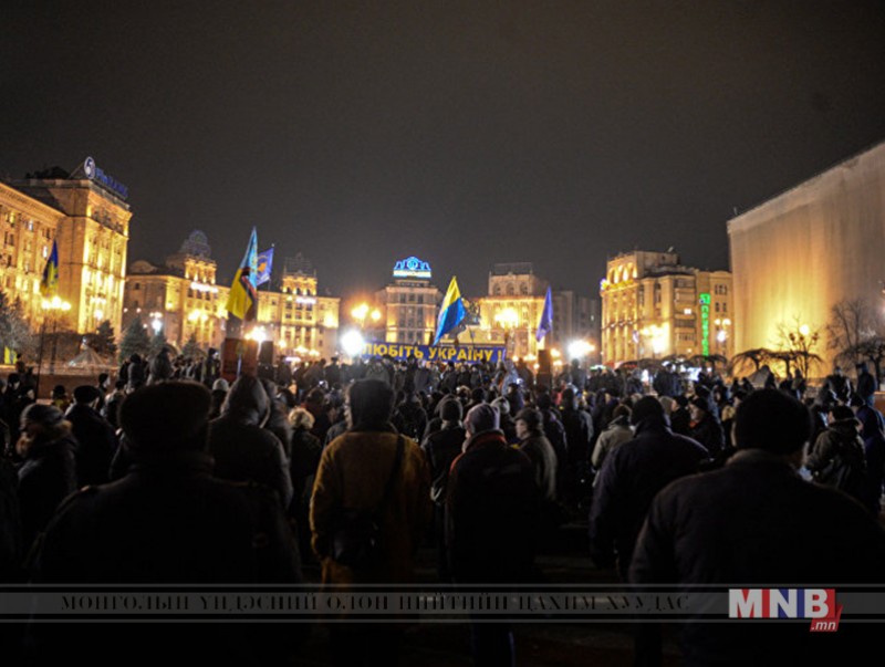 Евромайданы 3 жилийн ойд зориулсан жагсаалын үеэр мөргөлдөөн гарчээ