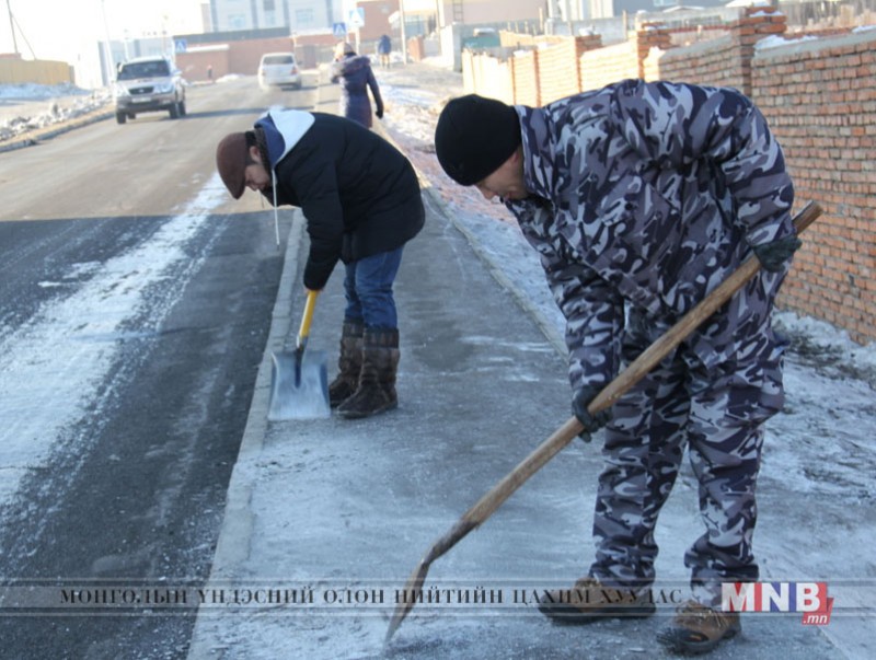 24 тонн цас хайлуулах бодис цацжээ