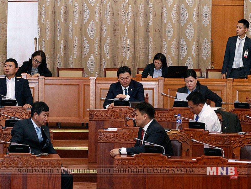 Эхчүүдийн нийгмийн даатгалыг төрүүлсэн хүүхдийнх нь тоогоор нэмж тооцох тухай хуулийн төслийг дэмжлээ