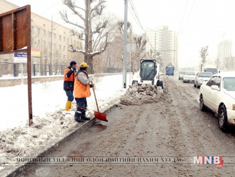 Халтирч унахаас болгоомжилж резинэн ултай гутал өмсөхийг зөвлөжээ