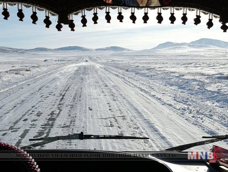 Дархан, Сэлэнгэ чиглэлийн зам цасан болон мөсөн бүрхүүл тогтсон байна