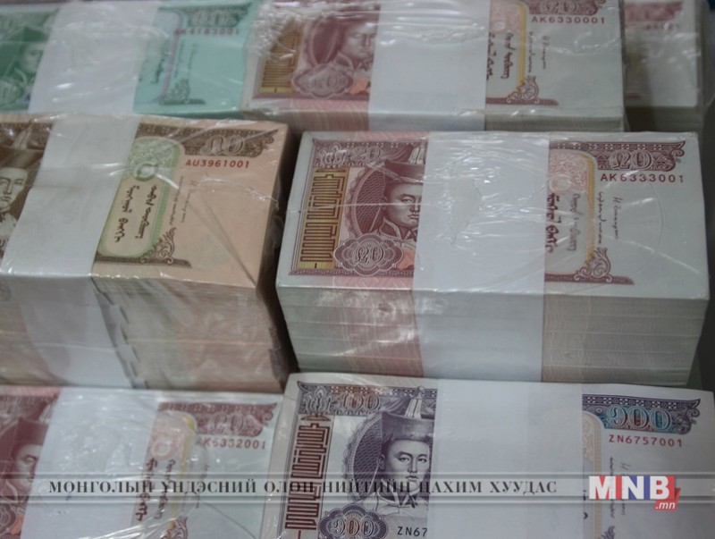 Монгол төгрөг хил давуулахыг завдсан хэргийг илрүүлэн шалгаж байна
