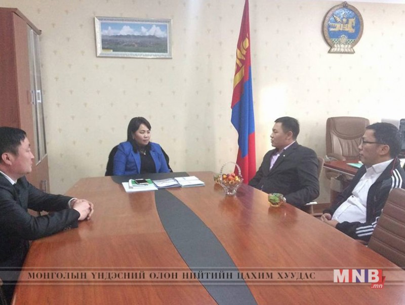 Мөрөн нисэх буудлын хамт олон малчдад тусламж үзүүллээ