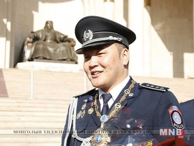 Мөрдөстэй уран бүтээлч байхын жаргалыг мэдэрч явна