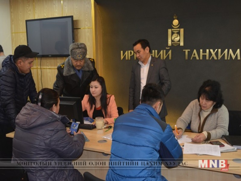 Цэргийн насны залуучуудын эрүүл мэндэд анхаарч байна