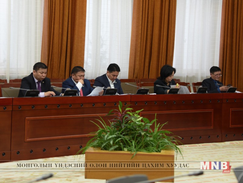 Хууль зүйн байнгын хорооны хуралдаан болж өндөрлөлөө