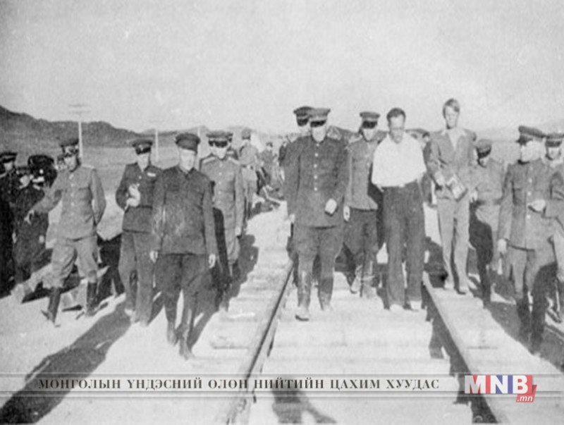1953 оны энэ өдөр төмөр зам тавих хэлэлцээр байгуулагджээ