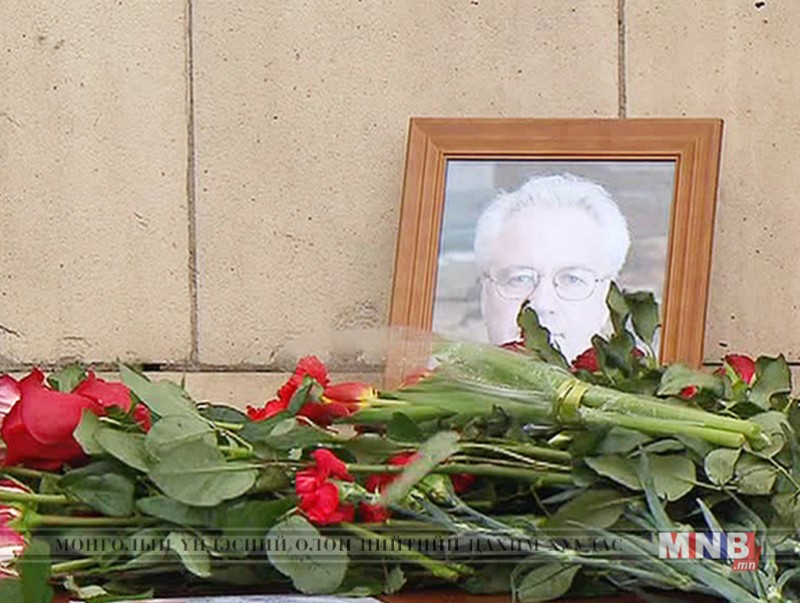 ОХУ-ын Ерөнхийлөгч Виталий Чуркиныг "Эр зориг"-ийн одонгоор нэхэн шагналаа
