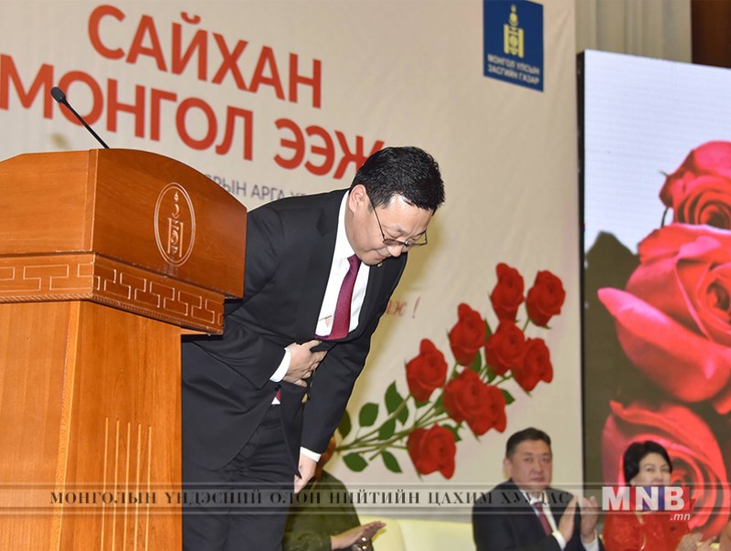 Ж.Эрдэнэбат: Эдийн засаг хүндрэлтэй ч эхчүүд, эмэгтэйчүүд, хүүхдүүдэд чиглэсэн нийгмийн халамжийн бодлогоо бууруулахгүй