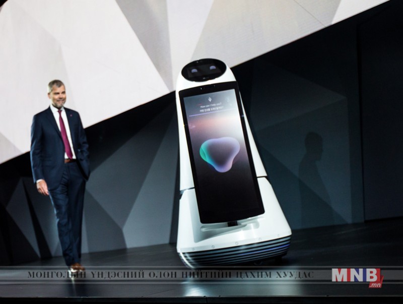 "LG" корпораци нисэх онгоцны буудлын үйлчилгээний робот зохион бүтээжээ